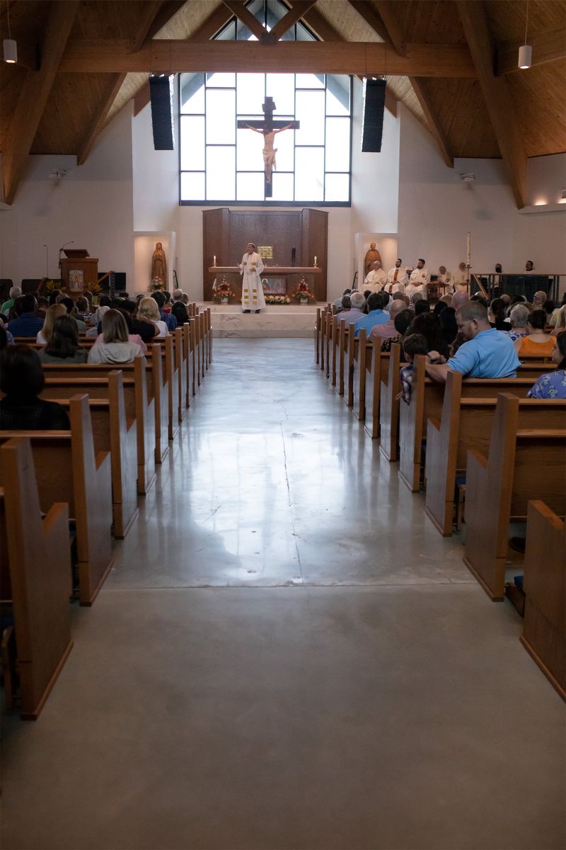 2021-06-06-fr-ray-first-mass-0080.jpg