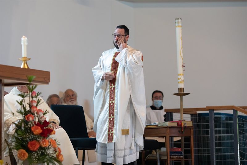 2021-06-06-fr-ray-first-mass-0239.jpg