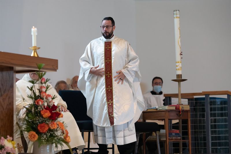 2021-06-06-fr-ray-first-mass-0241.jpg