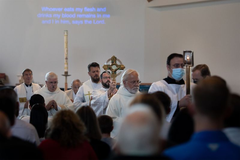 2021-06-06-fr-ray-first-mass-0277.jpg