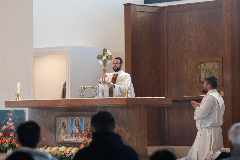 2021-06-06-fr-ray-first-mass-0310.jpg