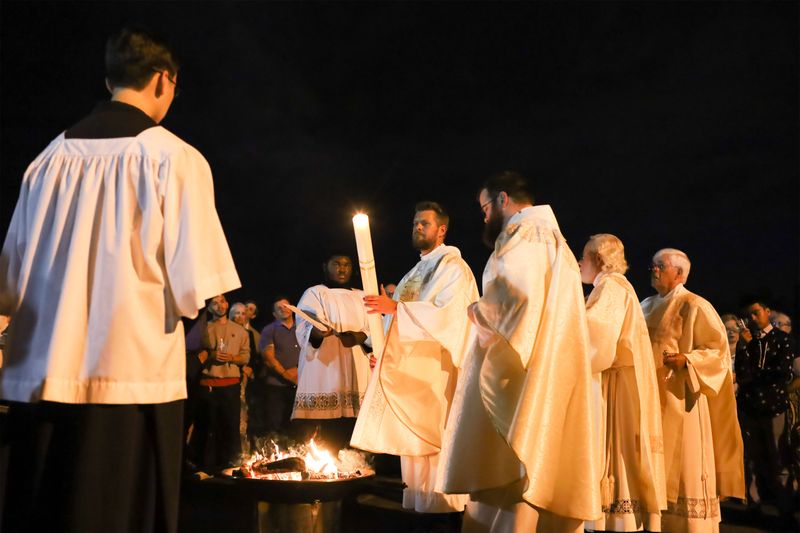 2022-04-16-easter-vigil-004.jpg