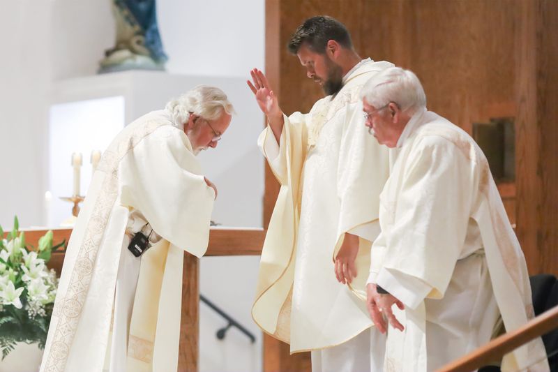 2022-04-16-easter-vigil-035.jpg