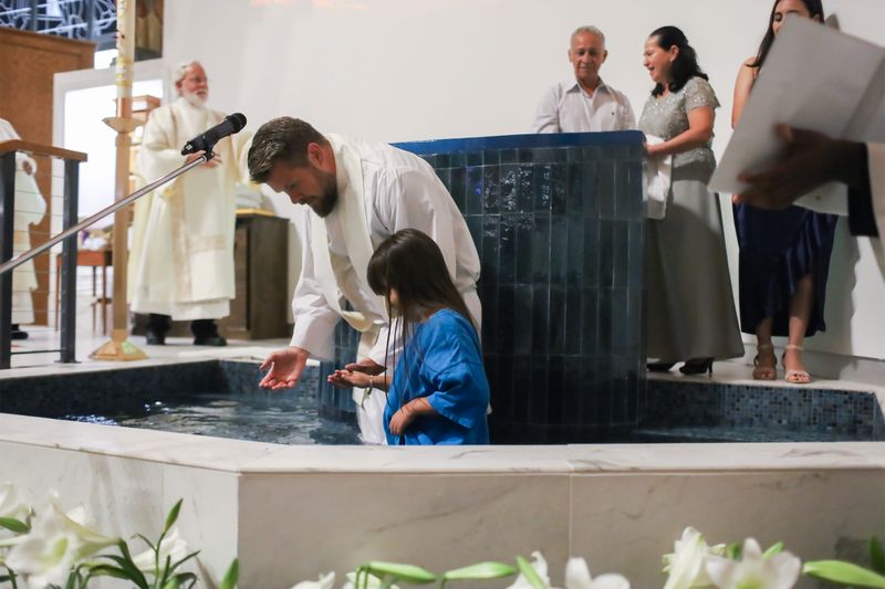 2022-04-16-easter-vigil-054.jpg