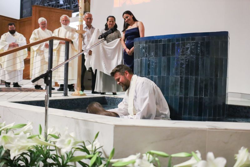 2022-04-16-easter-vigil-055.jpg