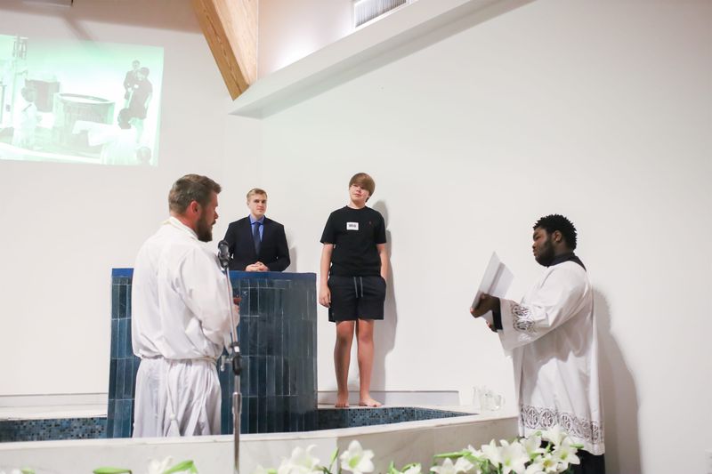 2022-04-16-easter-vigil-069.jpg