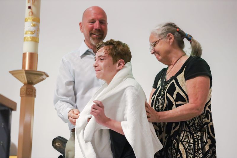 2022-04-16-easter-vigil-093.jpg