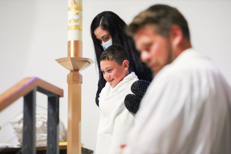2022-04-16-easter-vigil-118.jpg