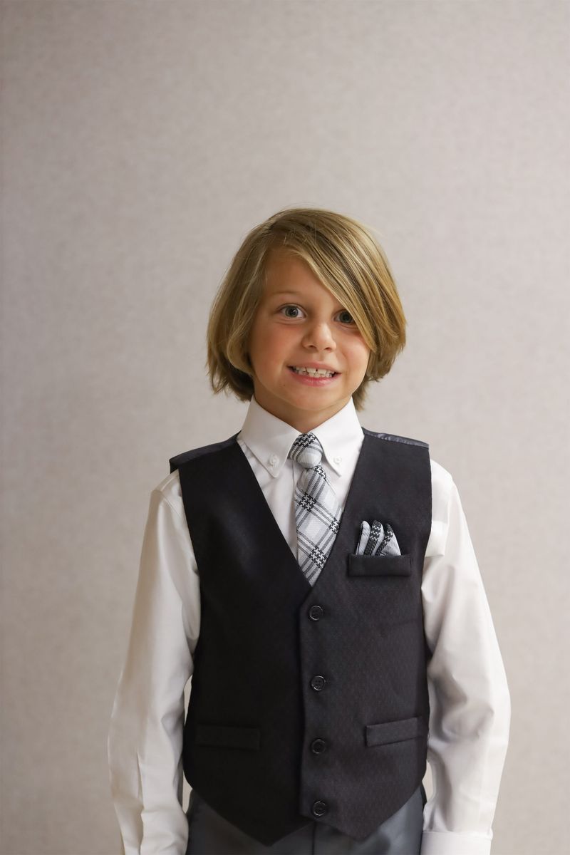 2022-04-23-first-communion-portraits-003.jpg