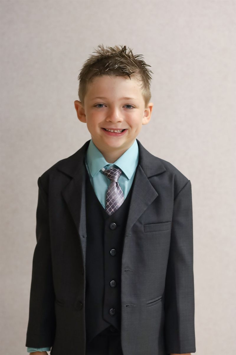 2022-04-23-first-communion-portraits-008.jpg
