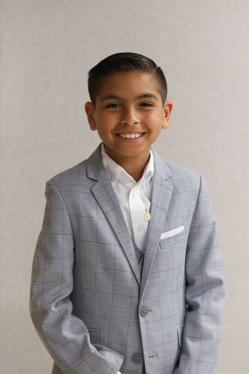 2022-04-23-first-communion-portraits-009.jpg