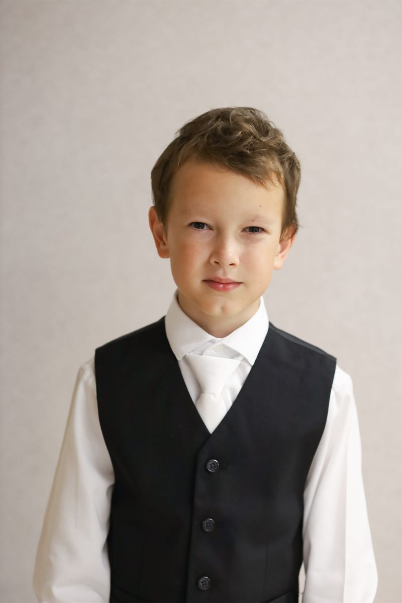 2022-04-23-first-communion-portraits-015.jpg
