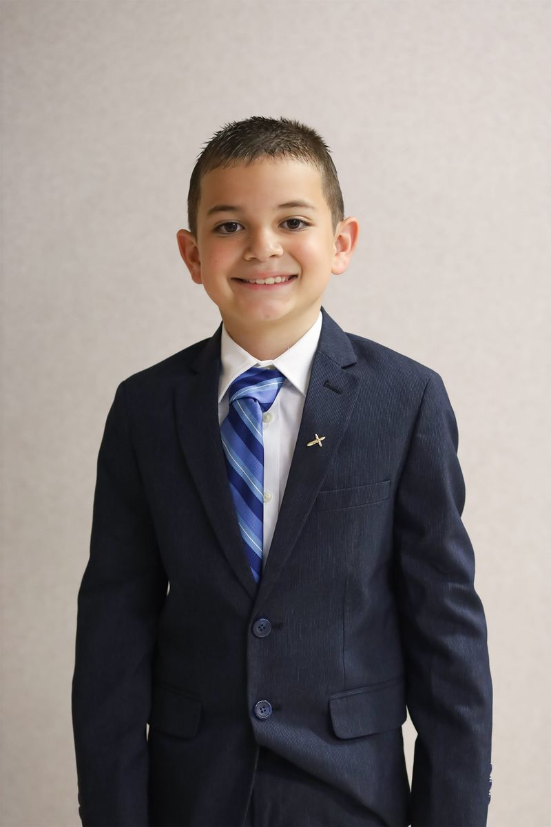 2022-04-23-first-communion-portraits-016.jpg