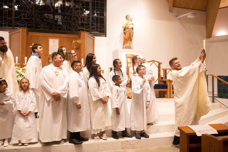 2023-04-08-easter-vigil-002.jpg