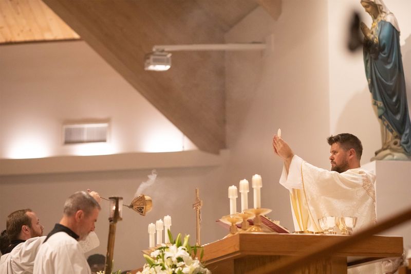 2023-04-08-easter-vigil-017.jpg
