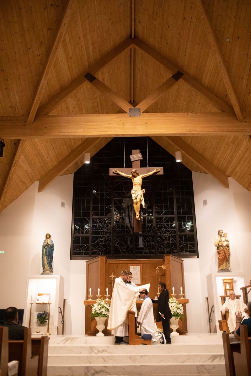 2023-04-08-easter-vigil-030.jpg