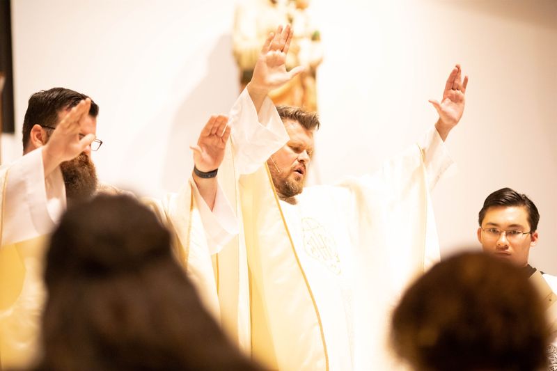 2023-04-08-easter-vigil-087.jpg