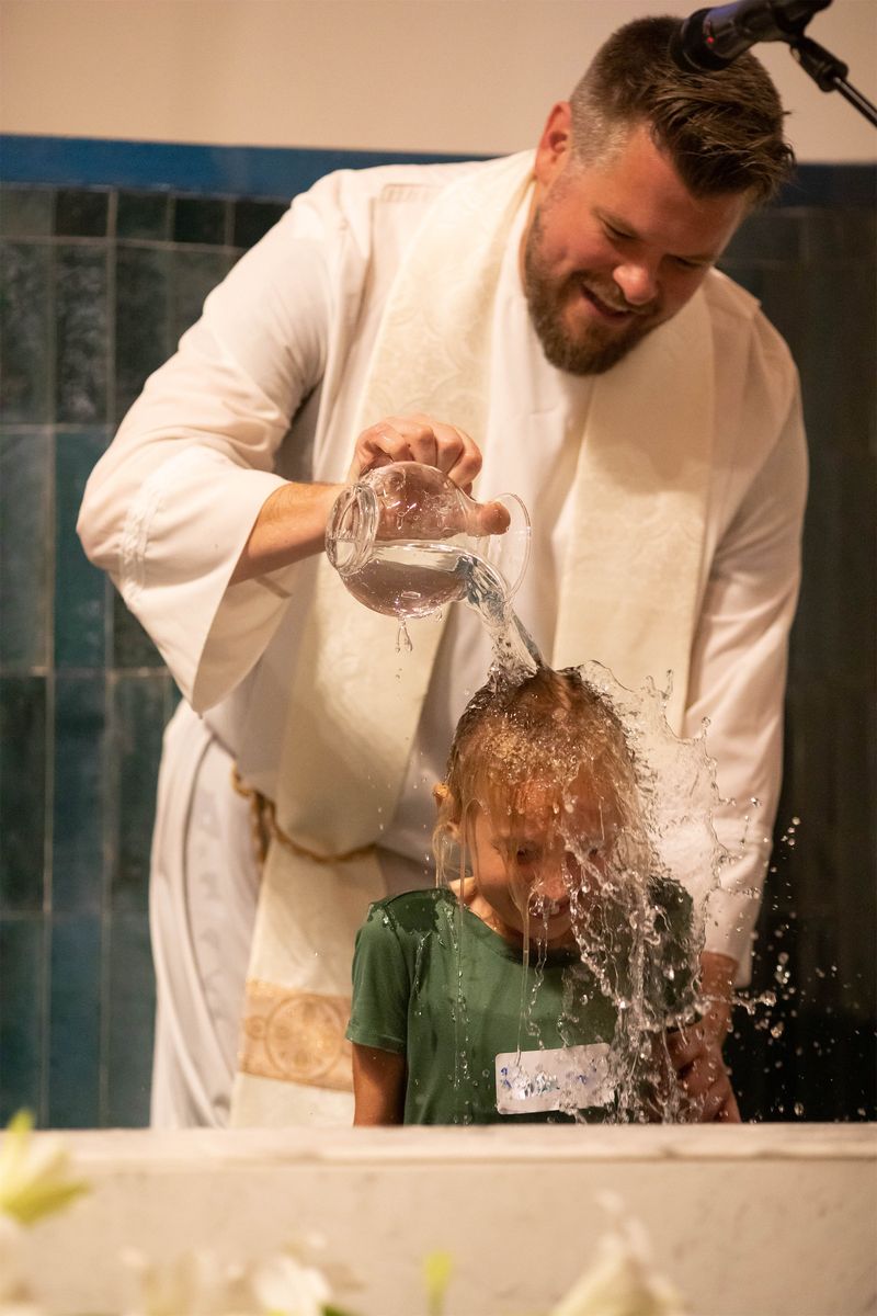 2023-04-08-easter-vigil-200.jpg