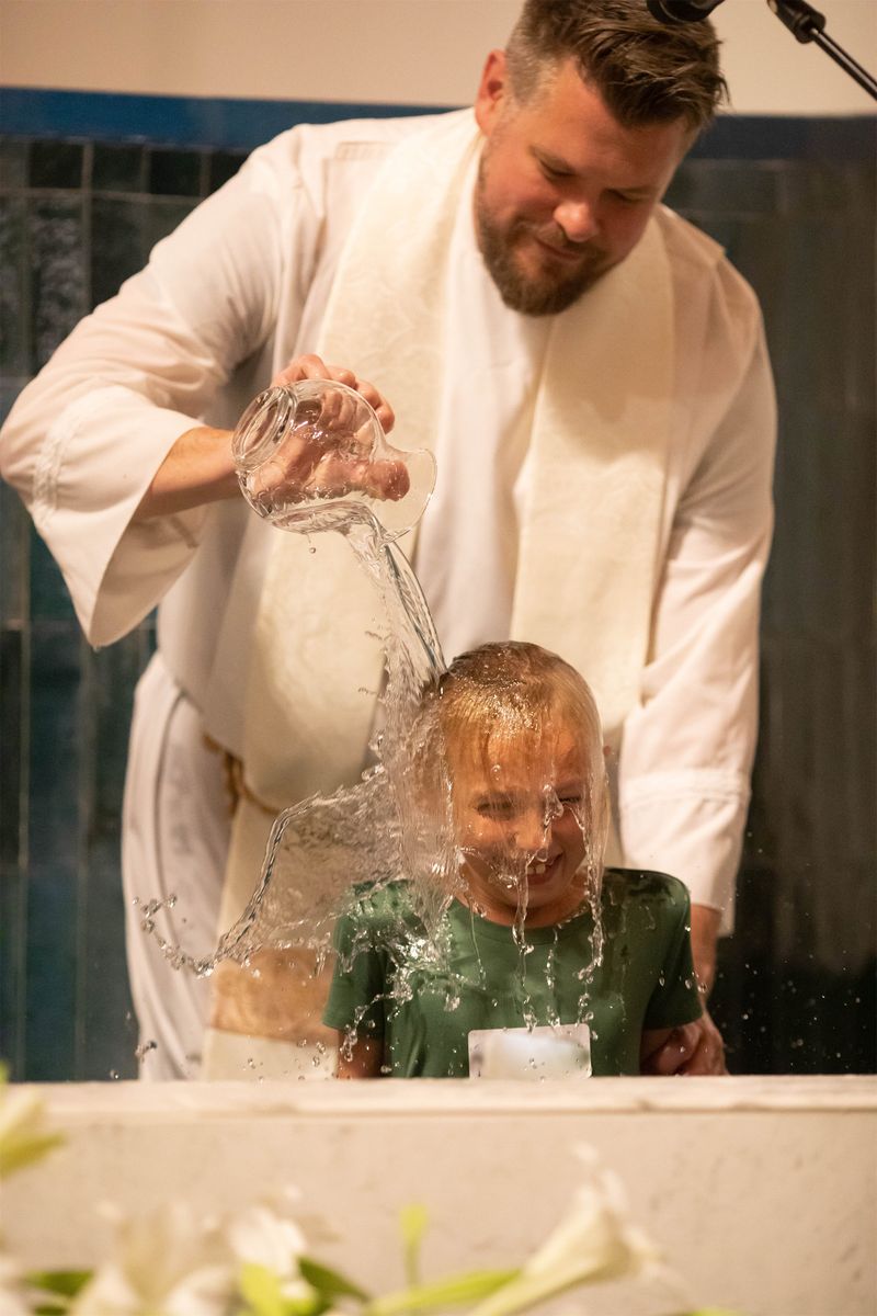 2023-04-08-easter-vigil-201.jpg