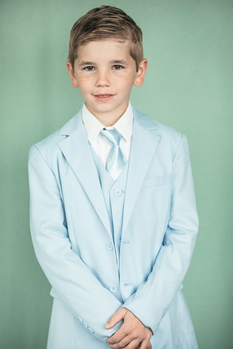 2024-03-09-first-communion-portraits-0019.jpg