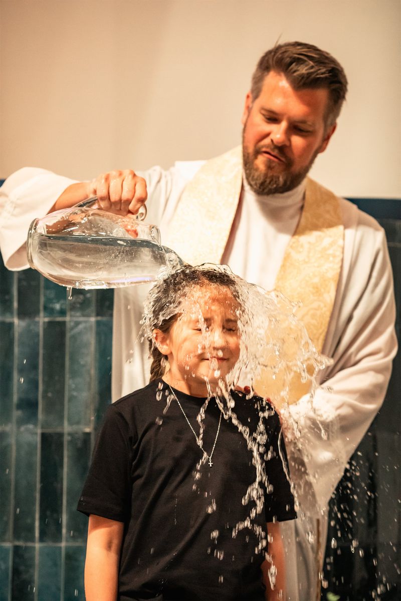 2024-03-30-easter-vigil-0200.jpg
