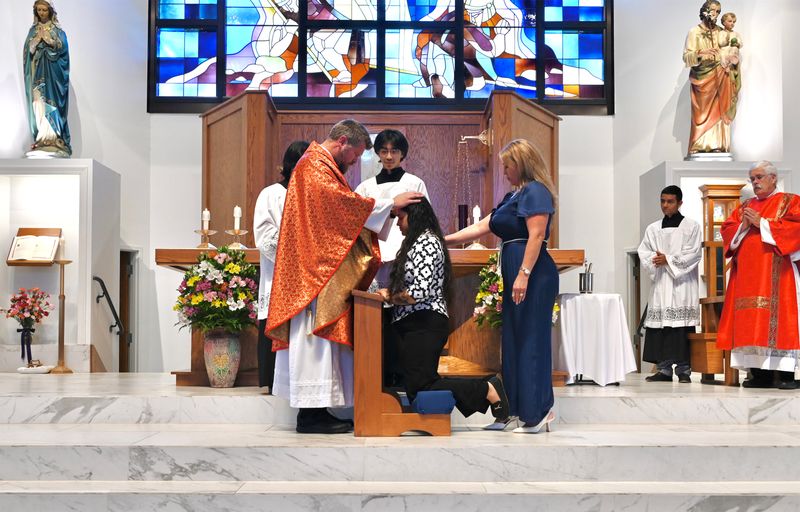 2024-05-19-rite-of-full-communion-spanish-0015.jpg