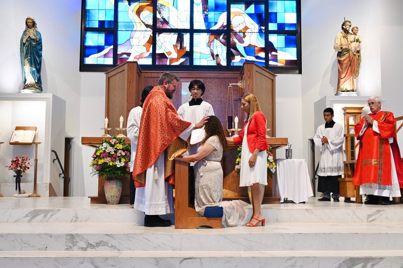 2024-05-19-rite-of-full-communion-spanish-0036.jpg