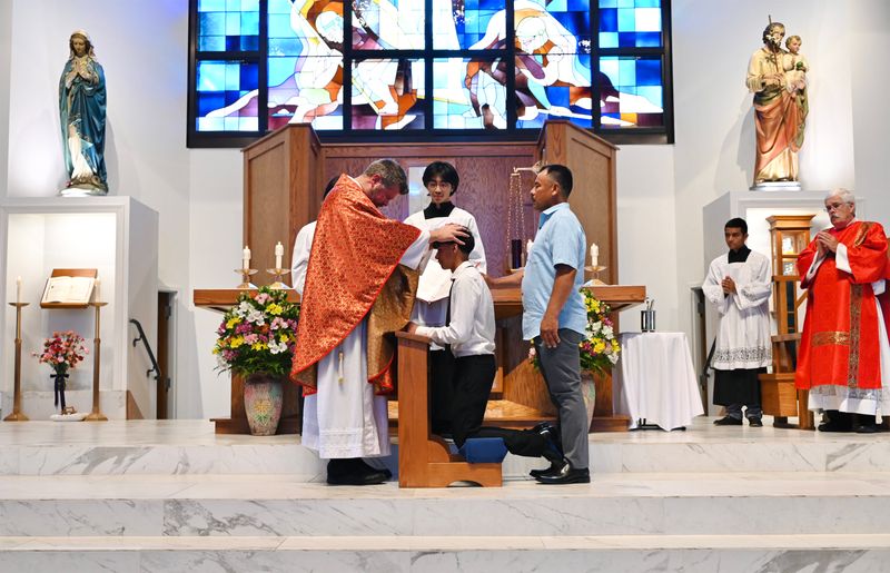 2024-05-19-rite-of-full-communion-spanish-0042.jpg