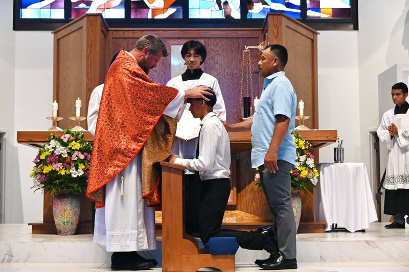 2024-05-19-rite-of-full-communion-spanish-0045.jpg