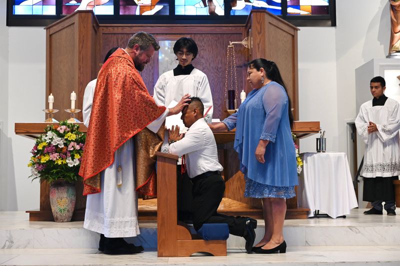 2024-05-19-rite-of-full-communion-spanish-0067.jpg