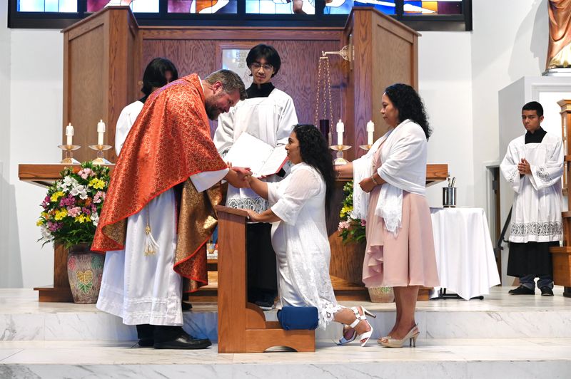 2024-05-19-rite-of-full-communion-spanish-0077.jpg