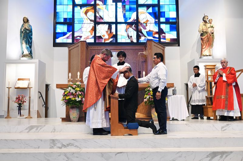 2024-05-19-rite-of-full-communion-spanish-0080.jpg