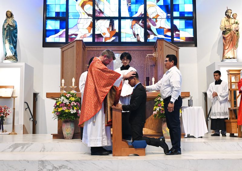 2024-05-19-rite-of-full-communion-spanish-0081.jpg