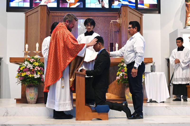 2024-05-19-rite-of-full-communion-spanish-0085.jpg