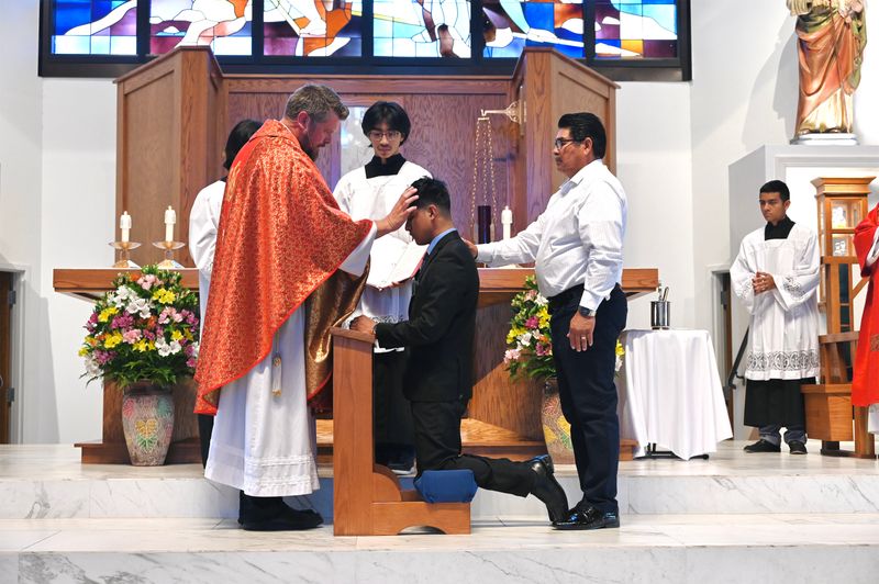 2024-05-19-rite-of-full-communion-spanish-0086.jpg