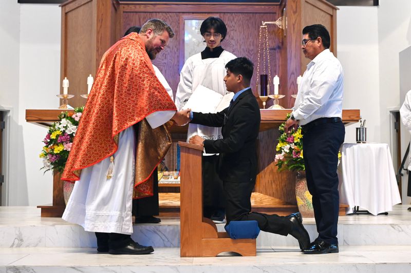 2024-05-19-rite-of-full-communion-spanish-0087.jpg