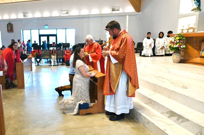 2024-05-19-rite-of-full-communion-spanish-0131.jpg