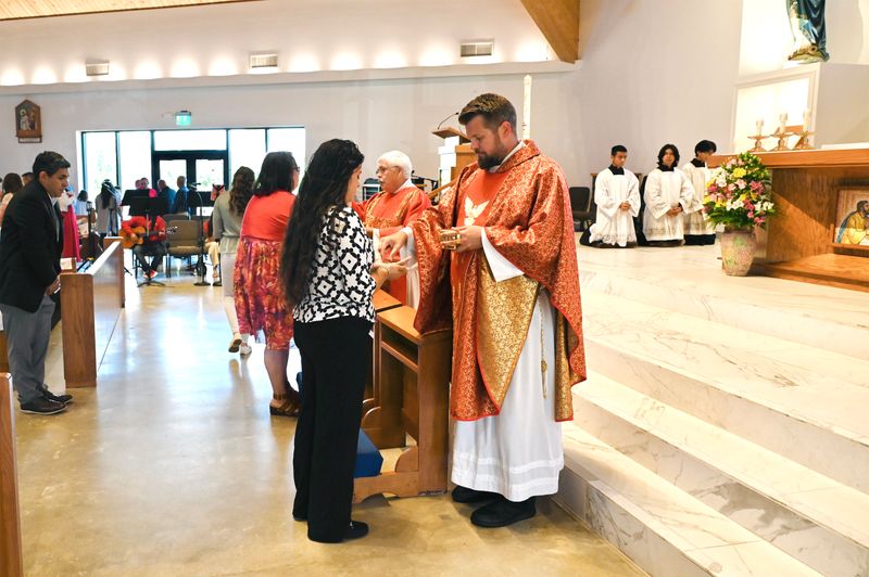 2024-05-19-rite-of-full-communion-spanish-0140.jpg