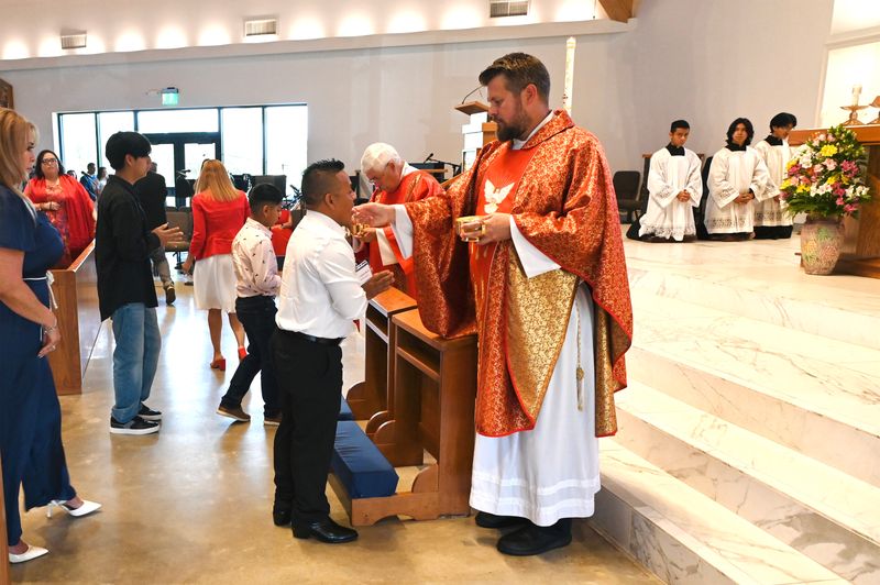 2024-05-19-rite-of-full-communion-spanish-0143.jpg