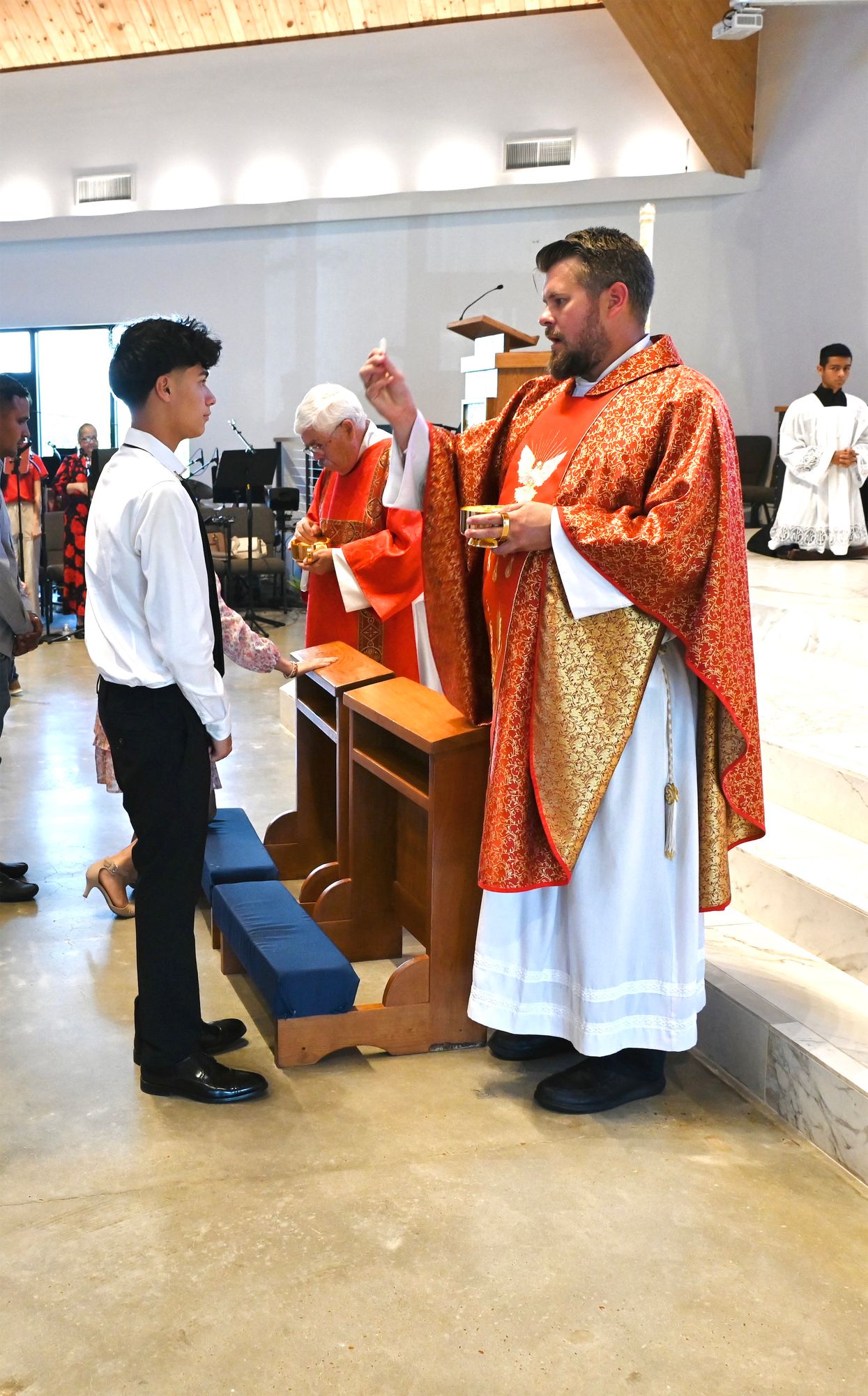 2024-05-19-rite-of-full-communion-spanish-0151.jpg
