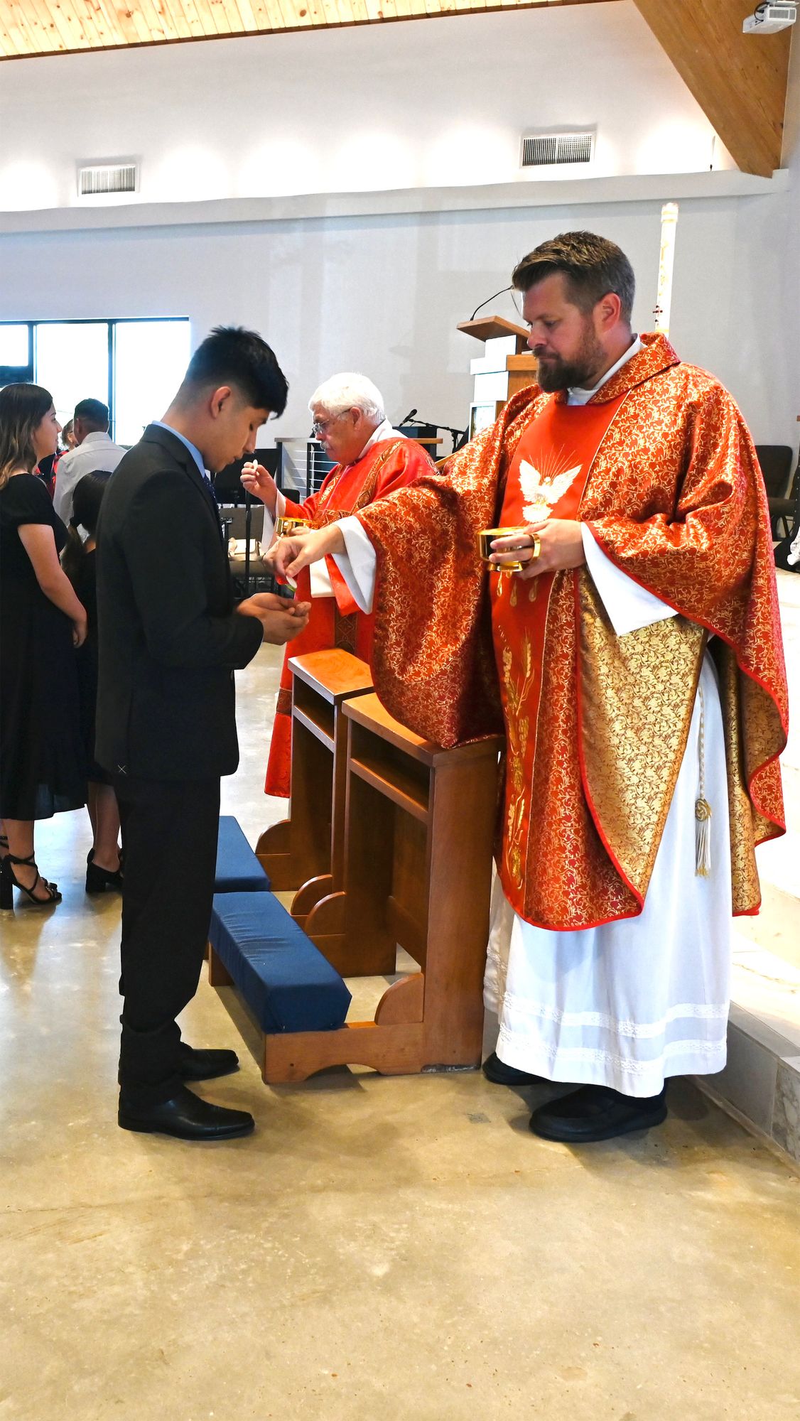 2024-05-19-rite-of-full-communion-spanish-0155.jpg