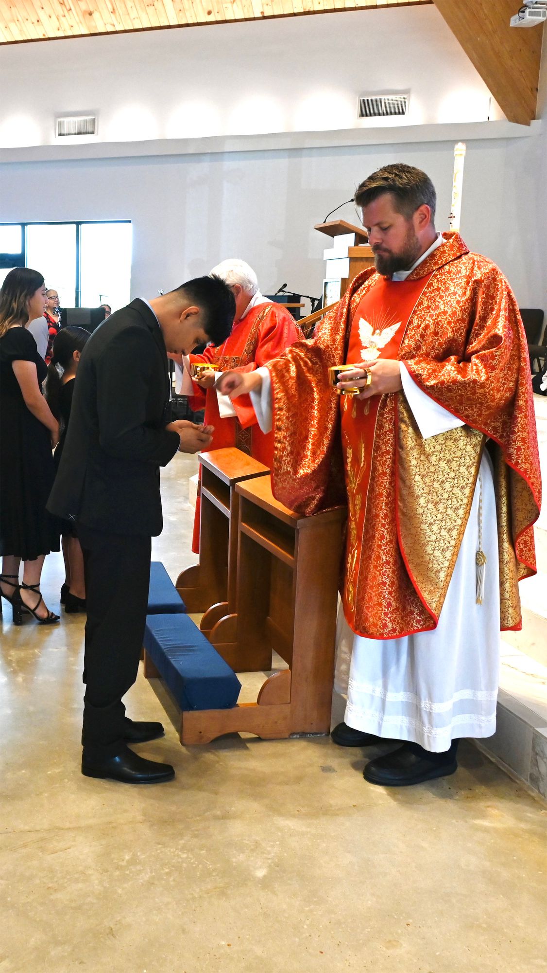 2024-05-19-rite-of-full-communion-spanish-0157.jpg