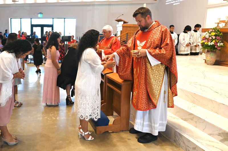 2024-05-19-rite-of-full-communion-spanish-0161.jpg