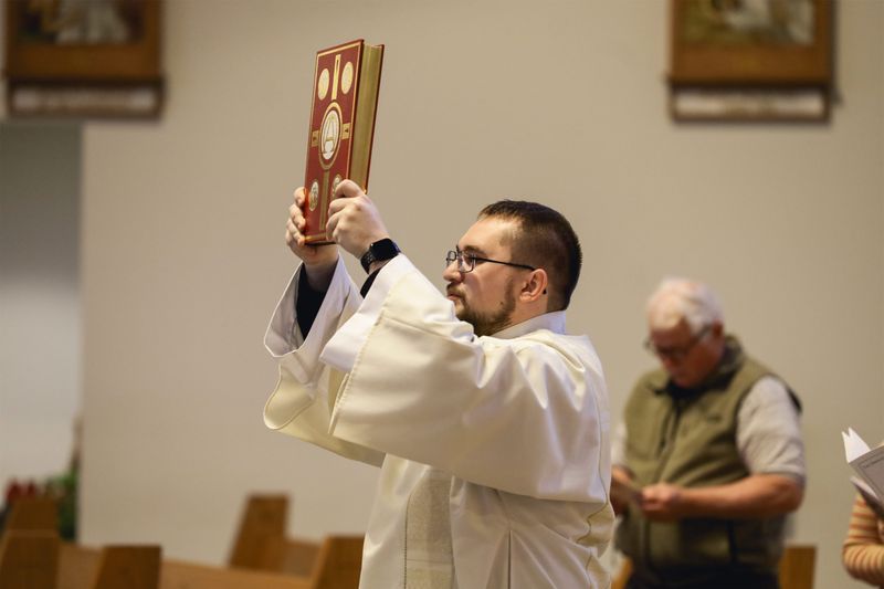 2025-03-08-diaconate-ordination-0016.jpg
