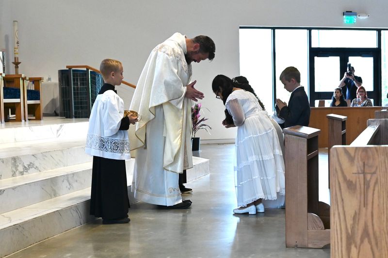 2025-04-05-first-communion-mass-0432.jpg