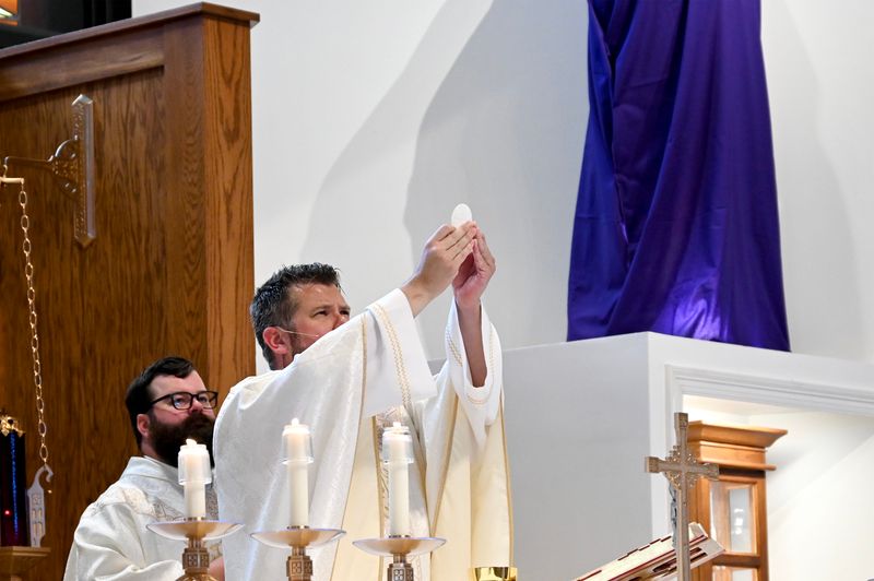 2025-04-05-first-communion-mass-0440.jpg