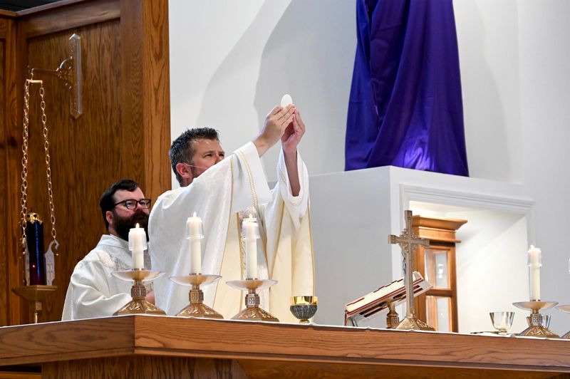 2025-04-05-first-communion-mass-0441.jpg