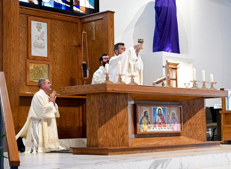 2025-04-05-first-communion-mass-0444.jpg