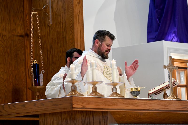 2025-04-05-first-communion-mass-0448.jpg