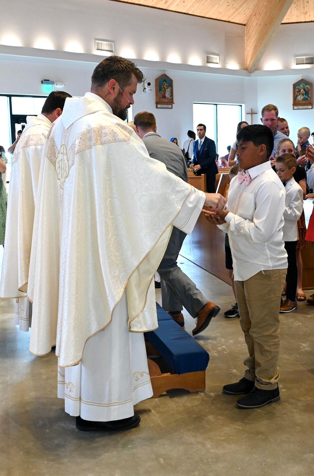 2025-04-05-first-communion-mass-0472.jpg